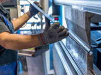 沖壓換摸時使用設備需要注意哪些呢？